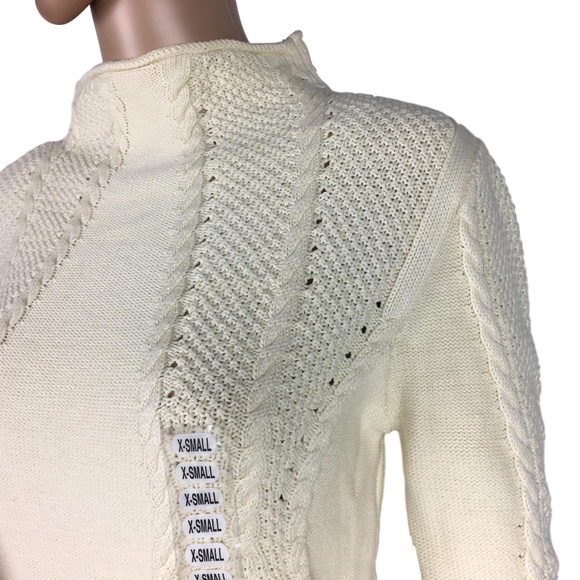 Love Token Womens TurtleNeck Sweater - Picture 2 of 6